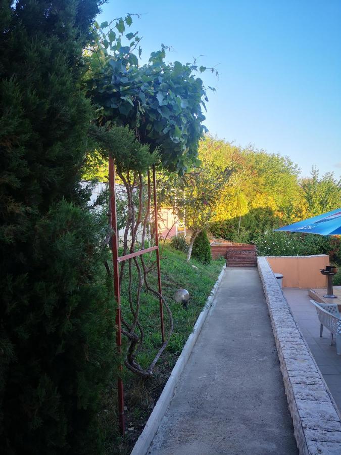 Complex Karia III Apartment Kavarna Bagian luar foto