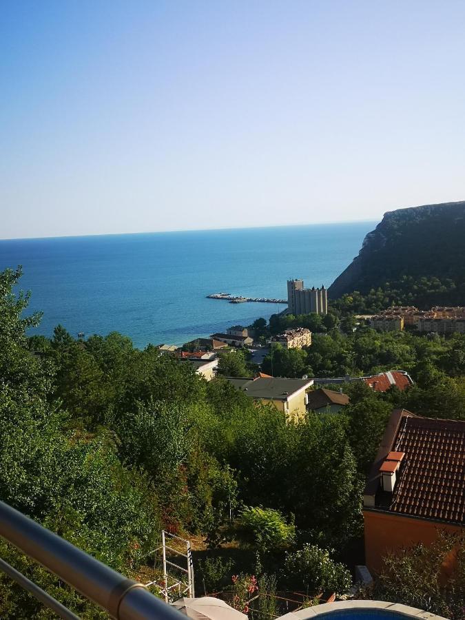 Complex Karia III Apartment Kavarna Bagian luar foto
