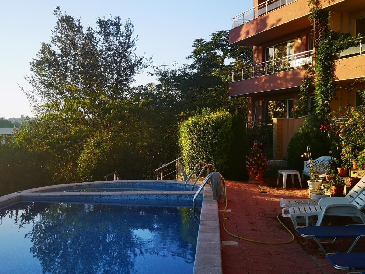 Complex Karia III Apartment Kavarna Bagian luar foto