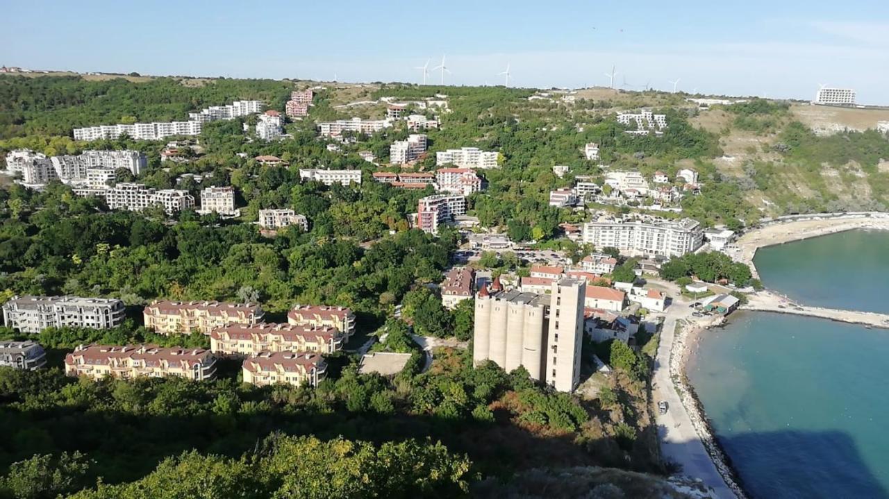 Complex Karia III Apartment Kavarna Bagian luar foto