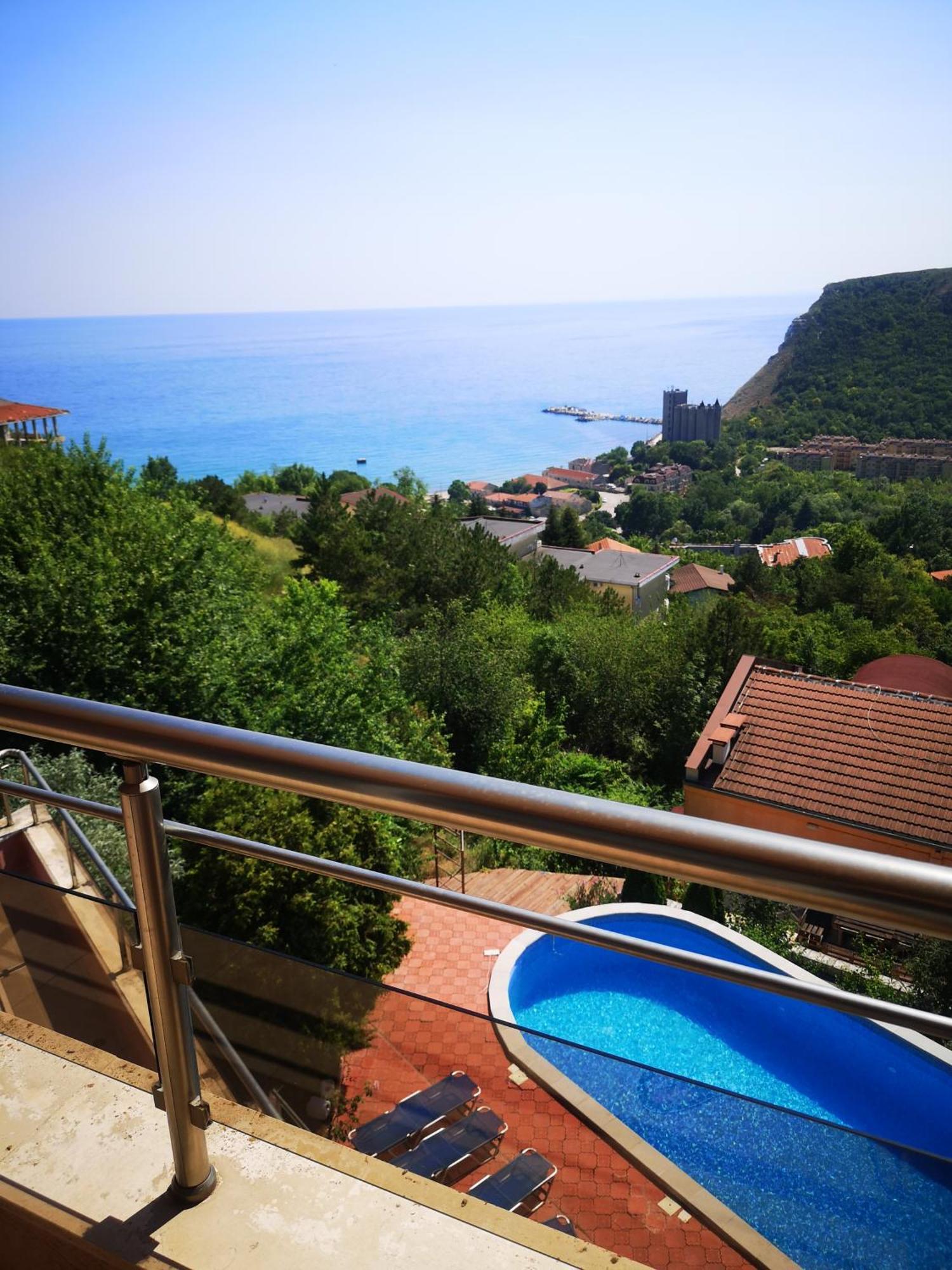Complex Karia III Apartment Kavarna Bagian luar foto