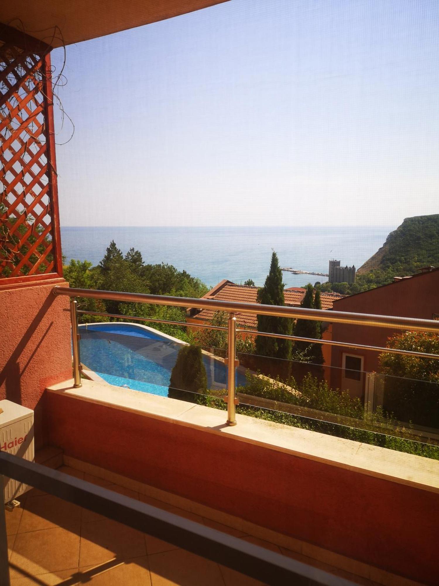 Complex Karia III Apartment Kavarna Bagian luar foto