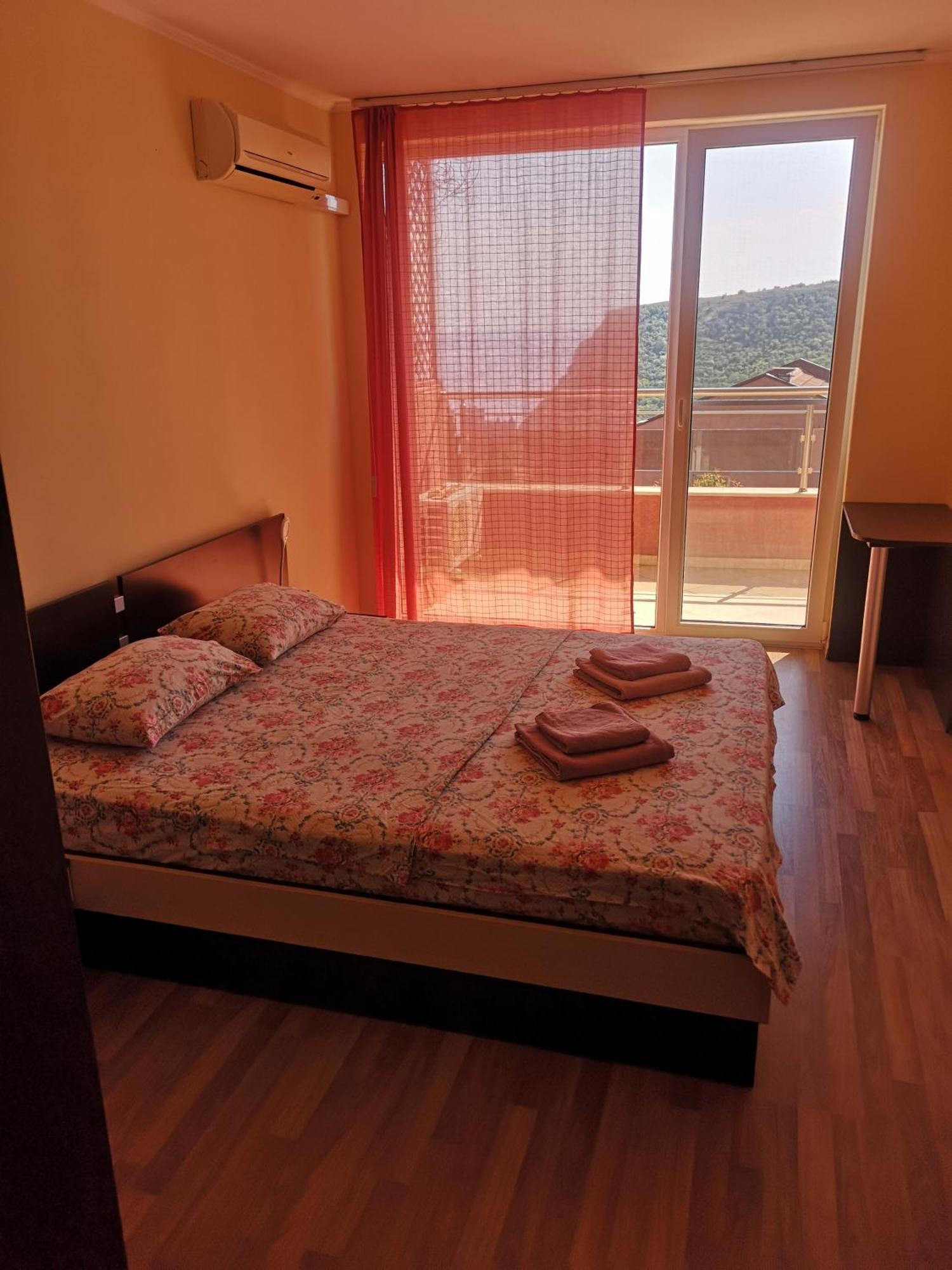 Complex Karia III Apartment Kavarna Bagian luar foto