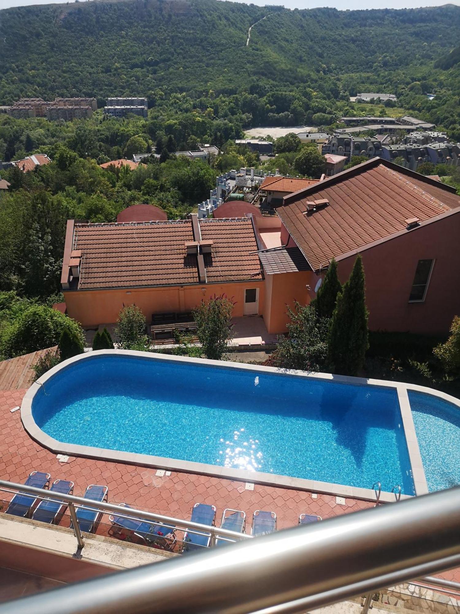 Complex Karia III Apartment Kavarna Bagian luar foto