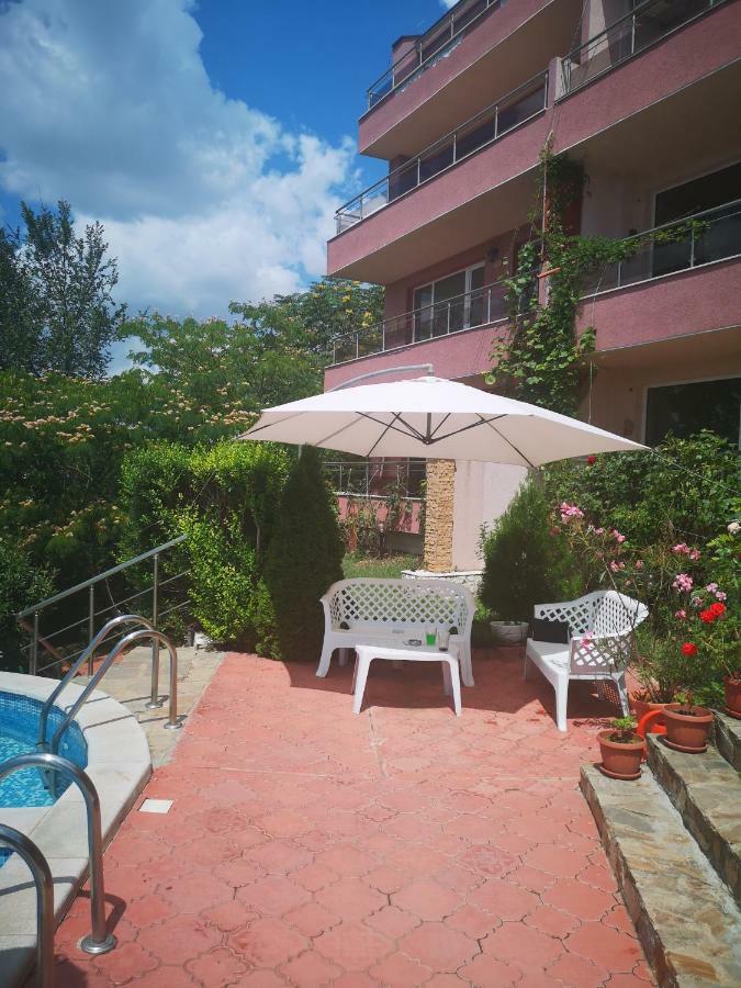 Complex Karia III Apartment Kavarna Bagian luar foto