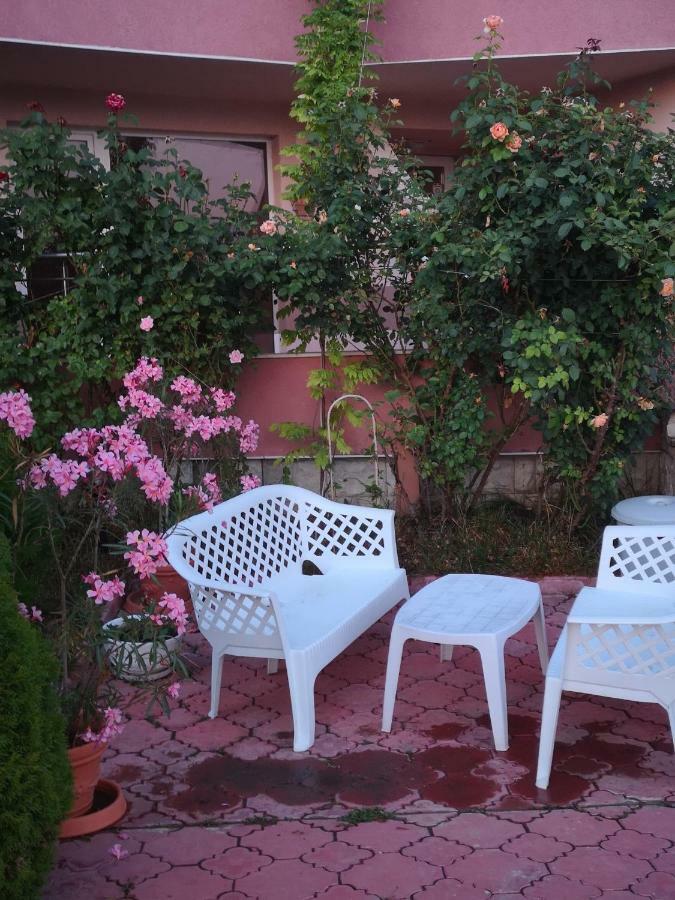 Complex Karia III Apartment Kavarna Bagian luar foto