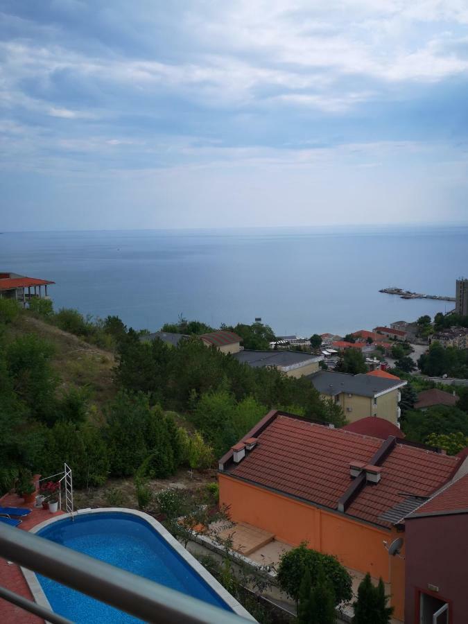 Complex Karia III Apartment Kavarna Bagian luar foto