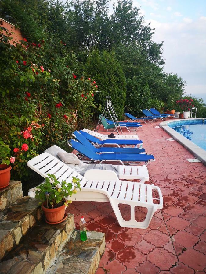 Complex Karia III Apartment Kavarna Bagian luar foto